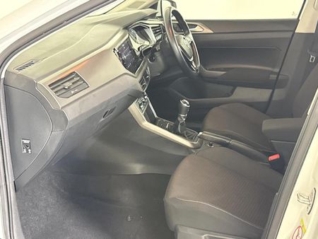 2018-Volkswagen-Polo-10-TSI-Comfortline_9