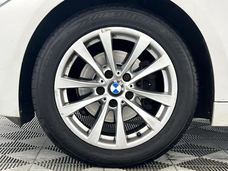 2018-BMW-3-Series-320i-Auto_16