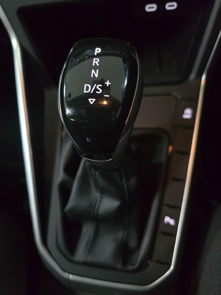 2026-Volkswagen-Polo-10-TSI-Life-Auto-DSG_15