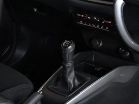 2023-Toyota-Starlet-15-XR_16