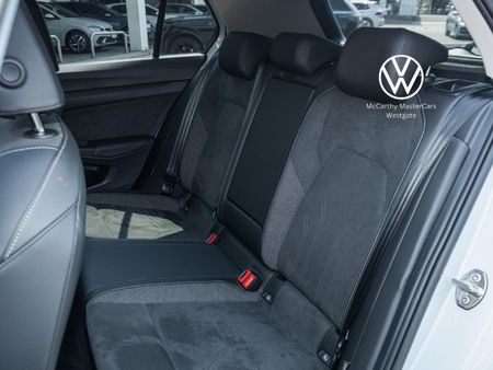 2025-Volkswagen-Golf-14-TSI-Life-Auto-110kw_17