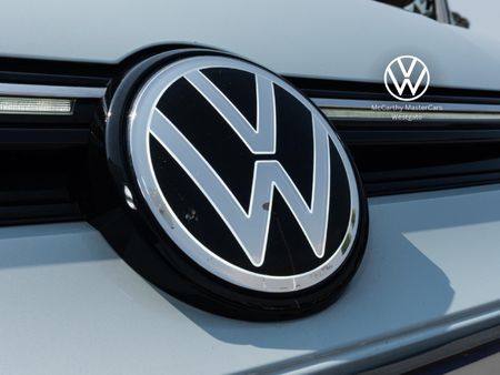 2025-Volkswagen-Golf-14-TSI-Life-Auto-110kw_23