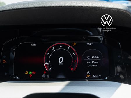 2025-Volkswagen-Golf-14-TSI-Life-Auto-110kw_28