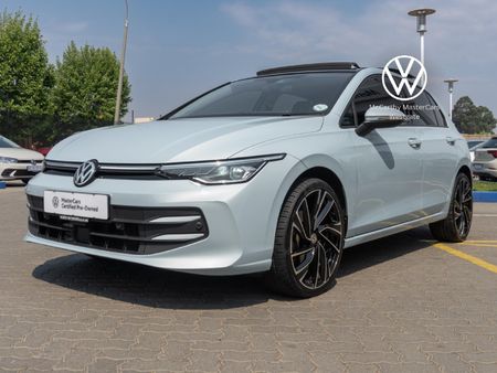 2025-Volkswagen-Golf-14-TSI-Life-Auto-110kw_3