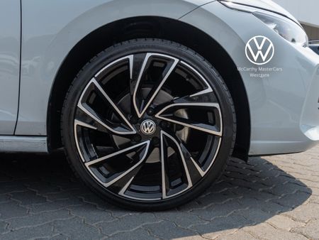 2025-Volkswagen-Golf-14-TSI-Life-Auto-110kw_5