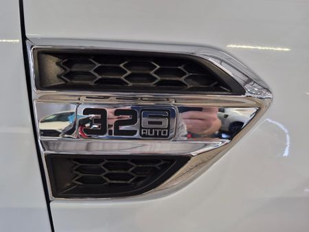 2018-Ford-Everest-32-TDCi-XLT-4x4-Auto_3