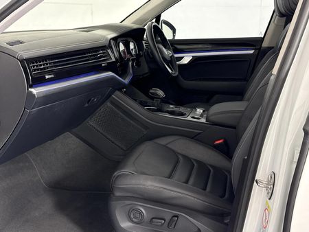 2022-Volkswagen-Touareg-30-TDI-V6-Luxury_9