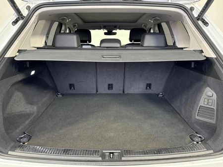 2022-Volkswagen-Touareg-30-TDI-V6-Luxury_17