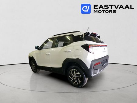 2026-Mahindra-XUV-3XO-12T-AX5-Auto_4