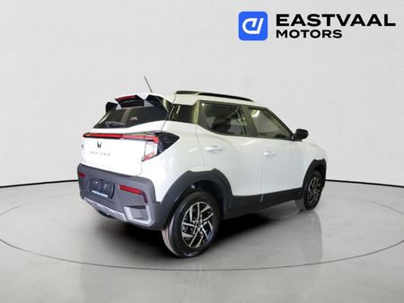 2026-Mahindra-XUV-3XO-12T-AX5-Auto_6