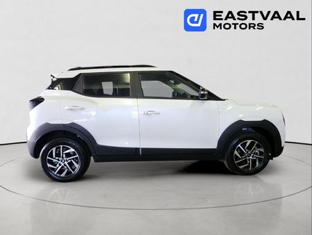 2026-Mahindra-XUV-3XO-12T-AX5-Auto_7