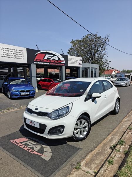 2014-Kia-Rio-14-5-dr_0