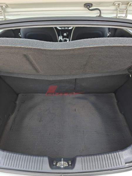 2014-Kia-Rio-14-5-dr_13