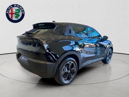 2026-Alfa-Romeo-Junior-Elettrica_3