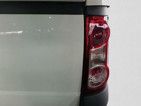 2025-Nissan-NP200-16_11