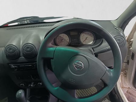 2025-Nissan-NP200-16_13