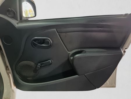 2025-Nissan-NP200-16_14