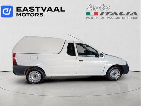 2025-Nissan-NP200-16_7