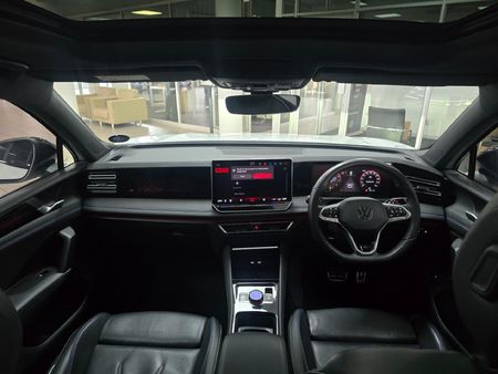 2024-Volkswagen-Tiguan-14TSI-R-Line_13