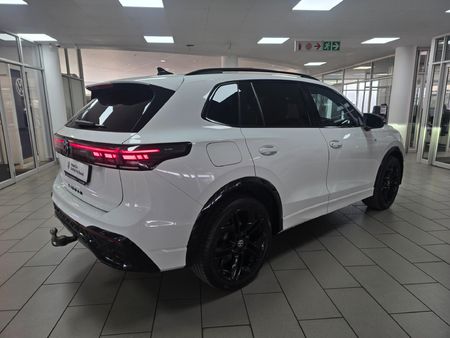 2024-Volkswagen-Tiguan-14TSI-R-Line_3
