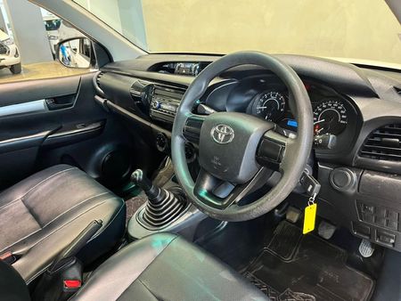 2023-Toyota-Hilux-20-VVTi-Single-Cab_5