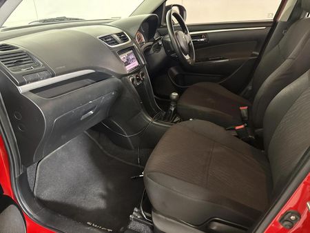 2016-Suzuki-Swift-12-GL_9