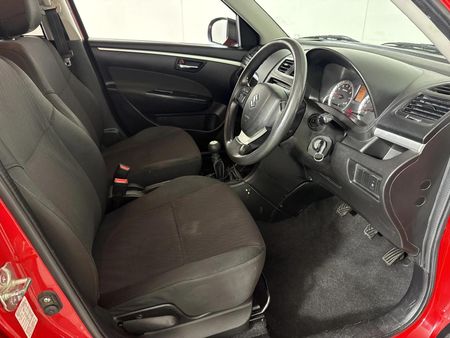 2016-Suzuki-Swift-12-GL_10