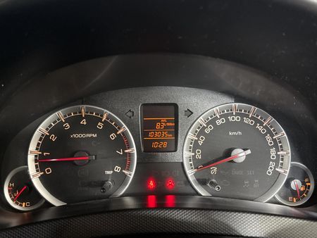 2016-Suzuki-Swift-12-GL_7