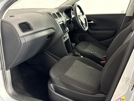 2025-Volkswagen-Polo-Classic-16-Life-Tiptronic_9