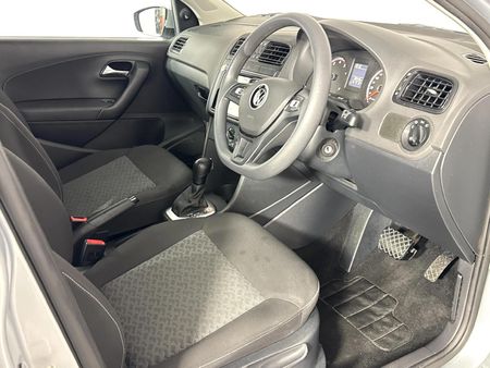 2025-Volkswagen-Polo-Classic-16-Life-Tiptronic_10