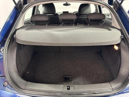 2014-Audi-A1-Sportback-14-TFSI-Ambition_15