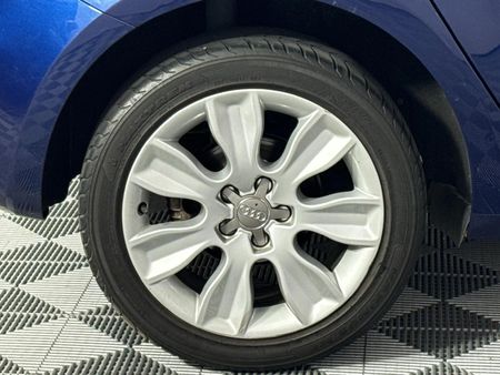 2014-Audi-A1-Sportback-14-TFSI-Ambition_19