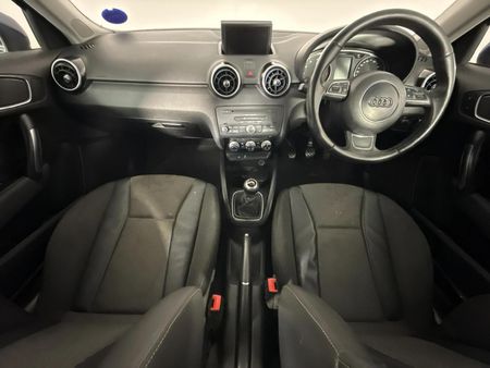 2014-Audi-A1-Sportback-14-TFSI-Ambition_6