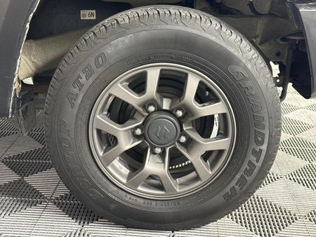 2021-Suzuki-Jimny-15-GLX_14
