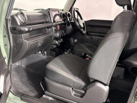 2021-Suzuki-Jimny-15-GLX_7