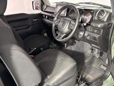 2021-Suzuki-Jimny-15-GLX_8