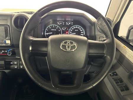 2025-Toyota-Land-Cruiser-79-28-GD-6-Auto-Double-Cab_12