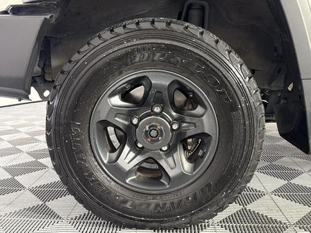 2025-Toyota-Land-Cruiser-79-28-GD-6-Auto-Double-Cab_15