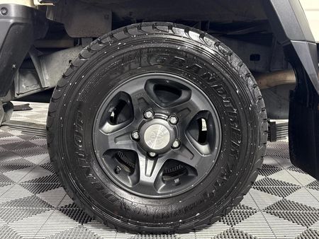 2025-Toyota-Land-Cruiser-79-28-GD-6-Auto-Double-Cab_17