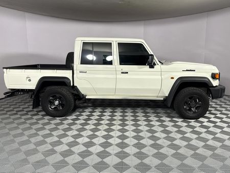 2025-Toyota-Land-Cruiser-79-28-GD-6-Auto-Double-Cab_3