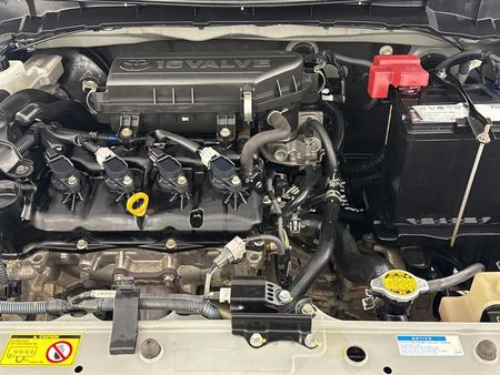 2012-Toyota-Etios-15-Xi-5-dr_12