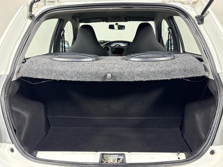 2012-Toyota-Etios-15-Xi-5-dr_13