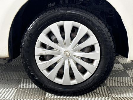 2012-Toyota-Etios-15-Xi-5-dr_15