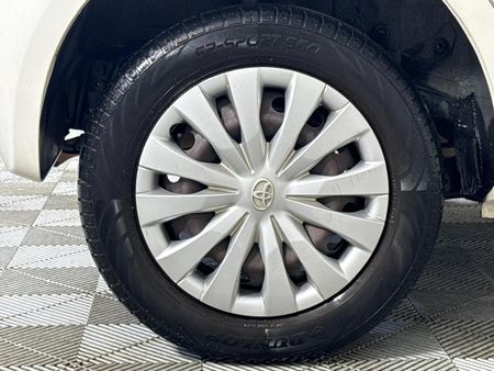 2012-Toyota-Etios-15-Xi-5-dr_17