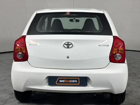 2012-Toyota-Etios-15-Xi-5-dr_4