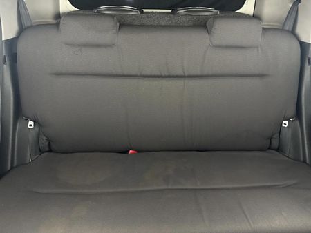 2012-Toyota-Etios-15-Xi-5-dr_8