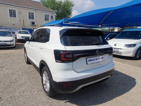 2021-Volkswagen-T-Cross-VW-T-CROSS-10-AUTO-2021_17