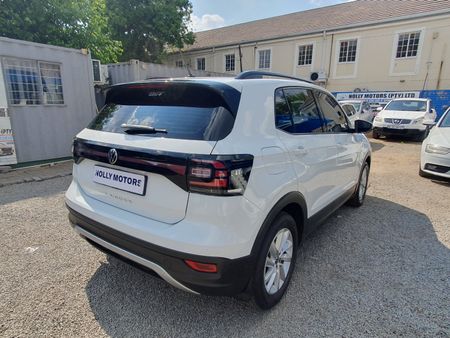 2021-Volkswagen-T-Cross-VW-T-CROSS-10-AUTO-2021_18