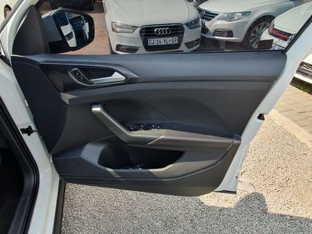 2021-Volkswagen-T-Cross-VW-T-CROSS-10-AUTO-2021_6