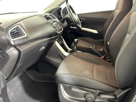 2016-Suzuki-SX4-16-GLX-Allgrip_9